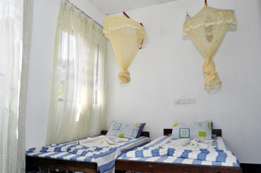 Marshal Beach Guesthouse Negombo Pokoj fotografie